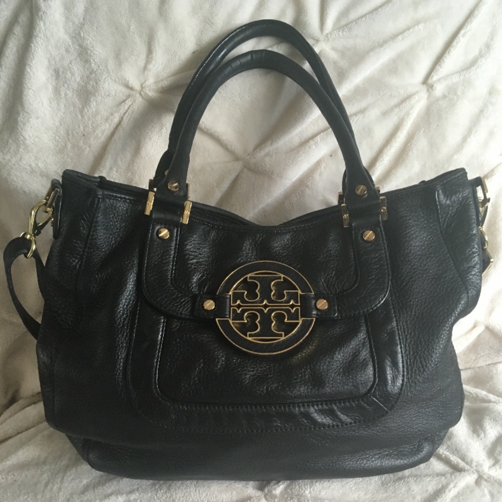 💯 % Authentic Tory Burch Amanda Bag